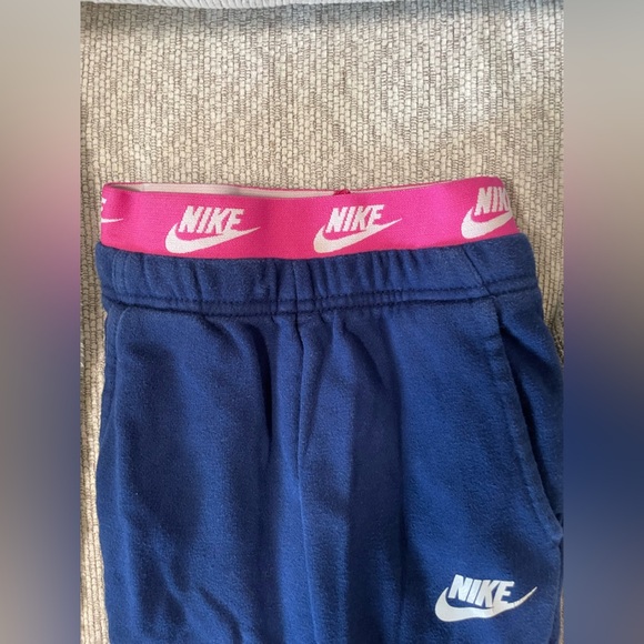 ✨Toddler Girl Nike Sweatpants Size 2T bright pink - Picture 3 of 5